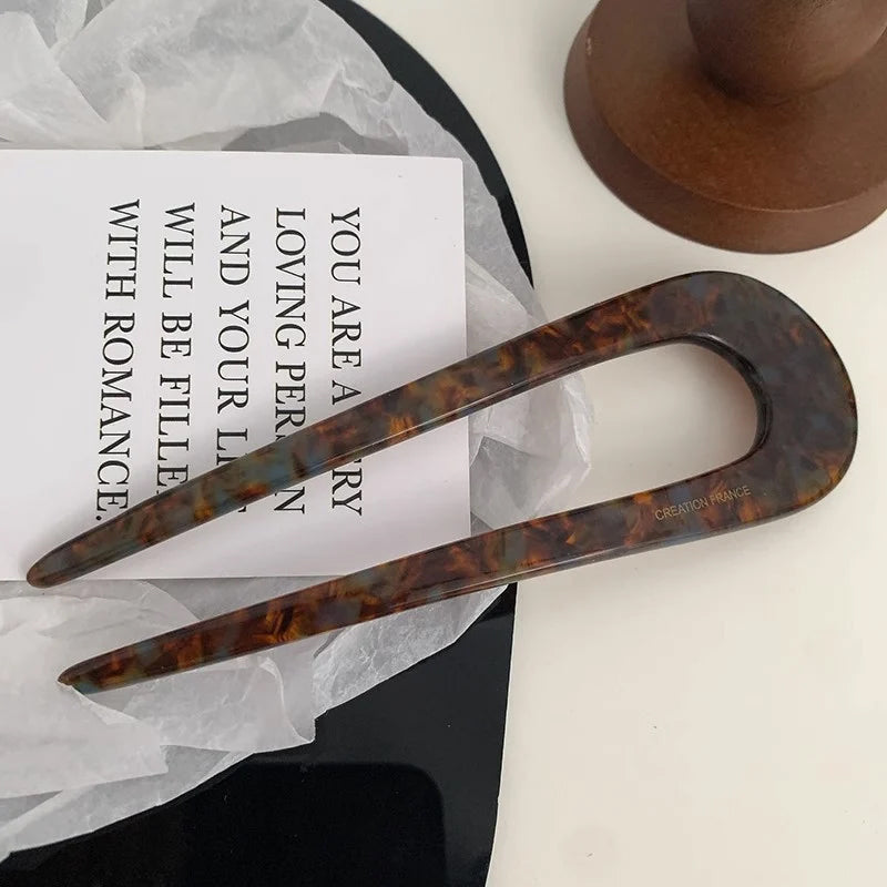 Elegans och hållning för dina raffinerade frisyrer