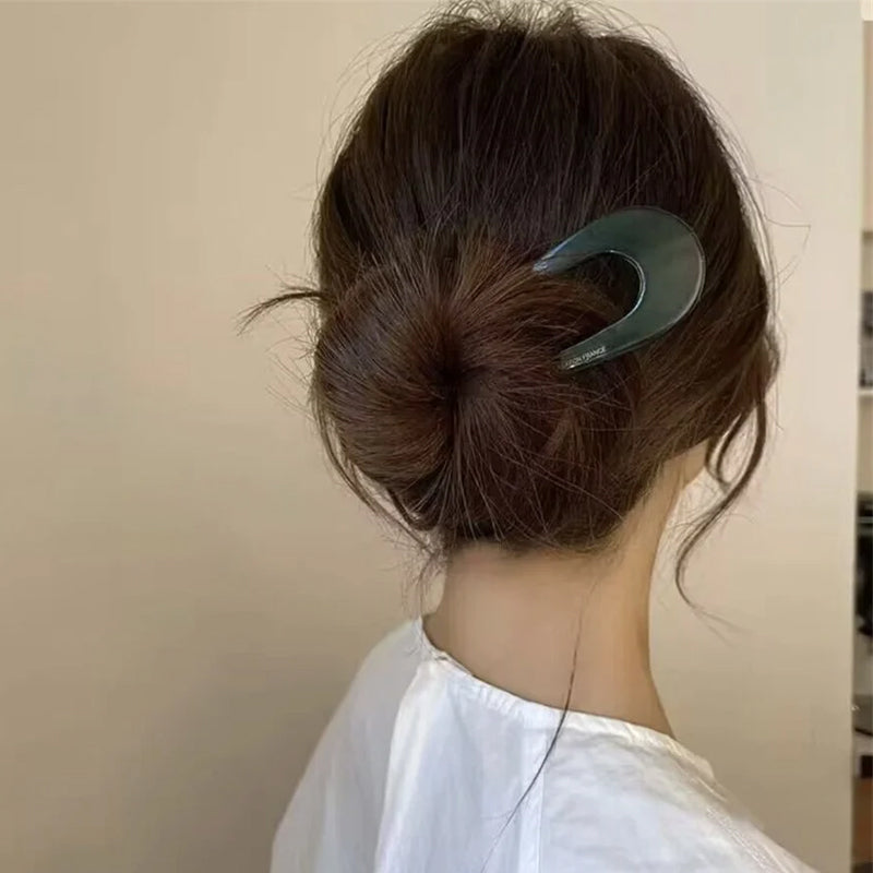 Elegans och hållning för dina raffinerade frisyrer
